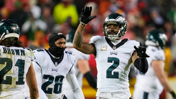 Eagles cornerback Darius Slay waves after Philadelphia's 21-17 win over the Chiefs on Nov. 20, 2023.